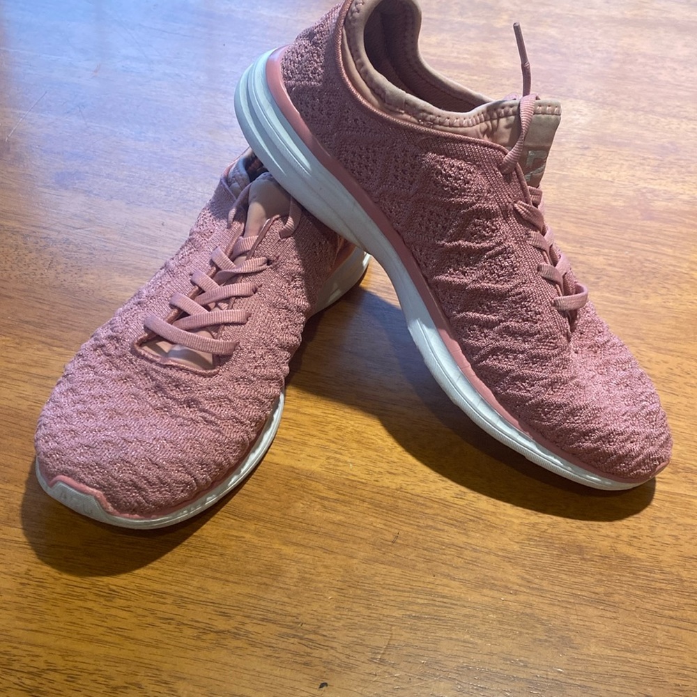 APL shoes size 10